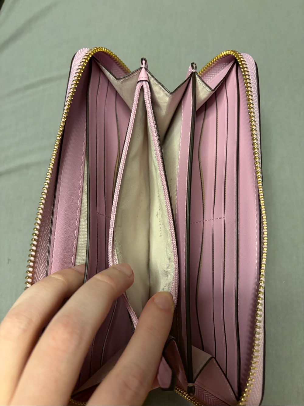 NWT Kate Spade Large Continental Wallet in Quartz Pin with Gold Hardware - Picture 9 of 10